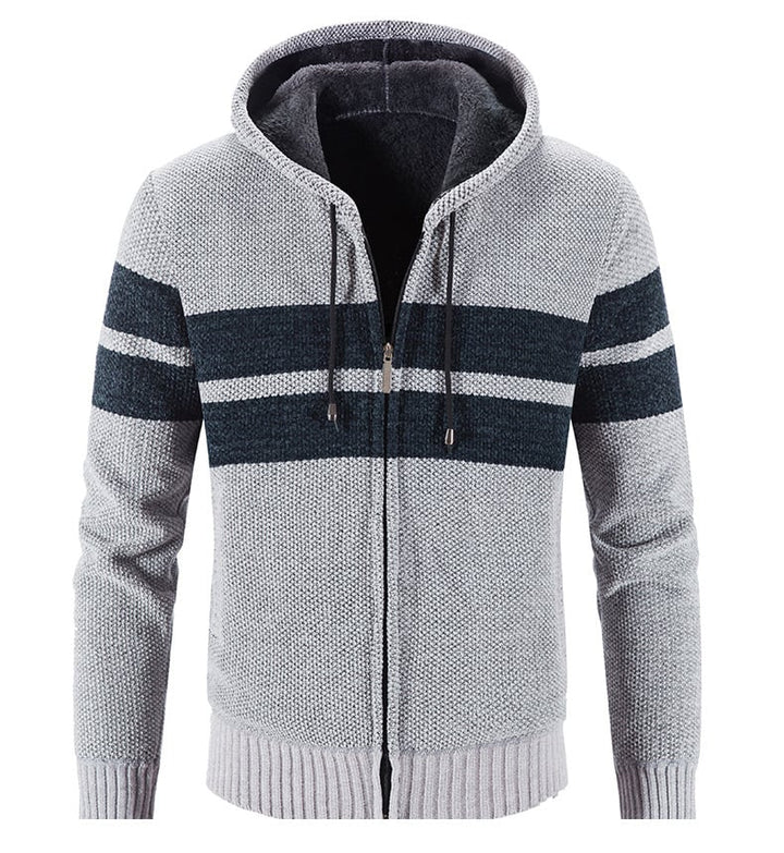 Veste homme en tricot confortable avec capuche et doublure thermique. Vêtement d'hiver chaud et décontracté.