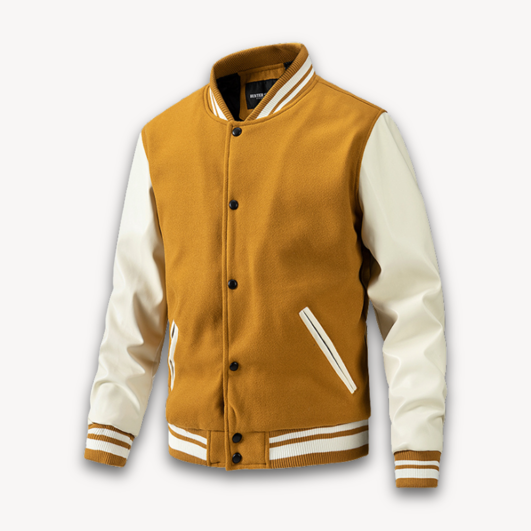 "Veste universitaire homme, manches effet cuir, boutons pression, style décontracté urbain, bord-côtes rayés contrastants."