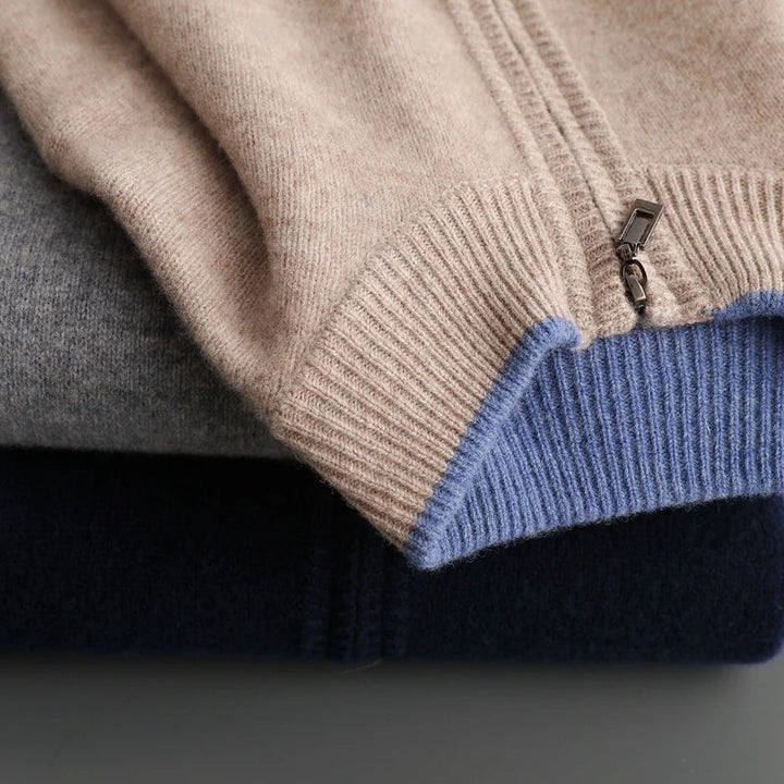 Détail de la fermeture éclair d'une veste homme confortable, matière douce. Vêtement masculin polyvalent.