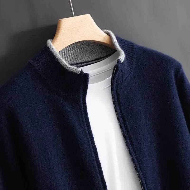 Silhouette masculine avec veste zippée noire, tenue décontractée. Mode homme automne, parfaite pour le quotidien.