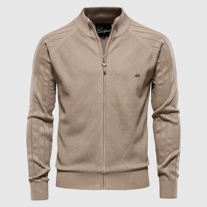 Veste zippée homme, coupe moderne, matière légère.  Idéale ville & montagne.  Poches zippées.