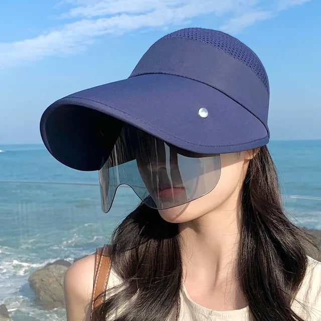 Accessoire été femme : visière chic et ajustable pour une protection solaire stylée lors de vos sorties.